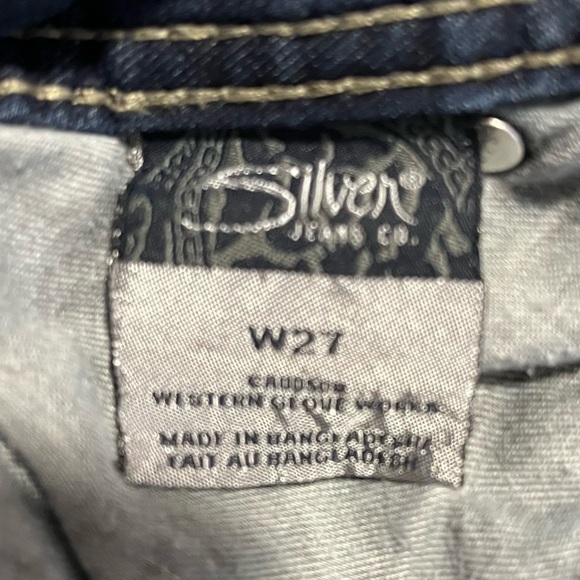 Silver jeans capris size W27. Dark wash. - Picture 3 of 4